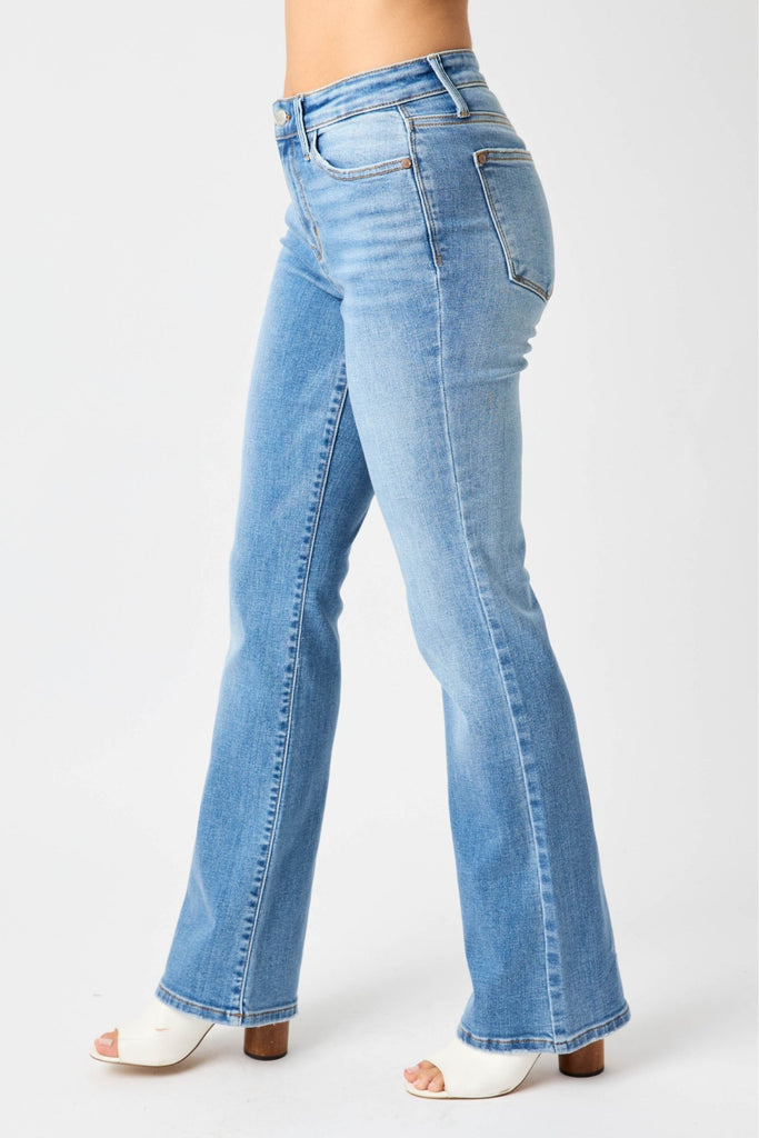 Judy Blue Mid-Rise Vintage Wash Bootcut Jeans 82547 in Medium Blue