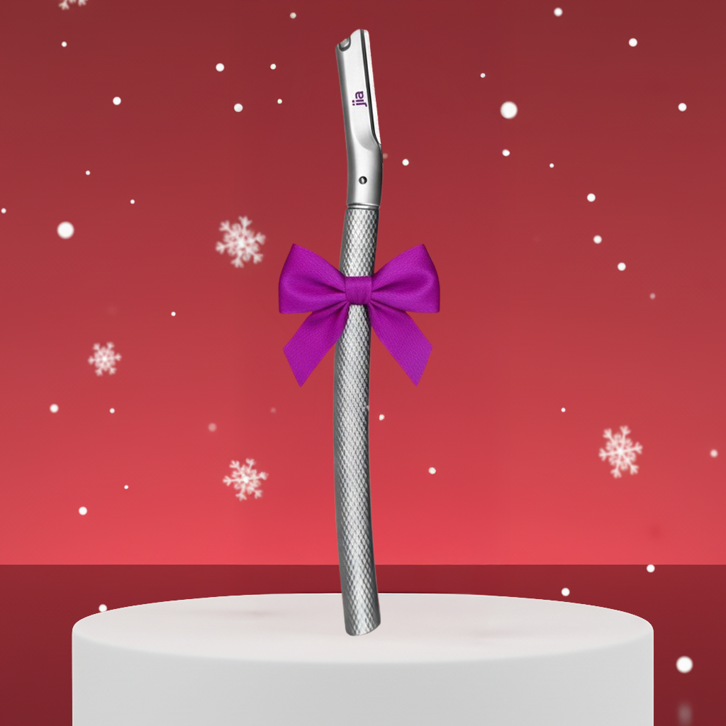 Jia Dermaplane Facial Metal Razor With 20 Replaceable Blades in Sleek Silver